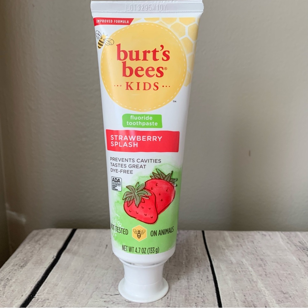 Burt's Bees Kids Toothpaste Strawberry Splash (4.7oz)